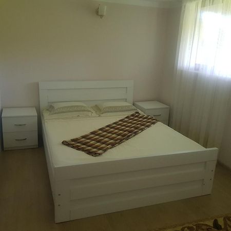 Hotel Shaumiani Кутаиси Экстерьер фото
