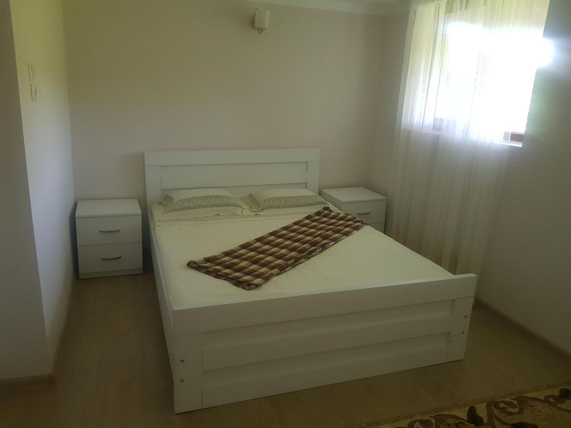 Hotel Shaumiani Кутаиси Экстерьер фото